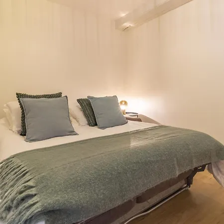 Cr3, Duplex Climatise Et Confortable En Hypercentre De Troyes, Maison A Colombage